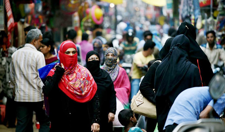 Triple talaq: India court reviews Islamic divorce