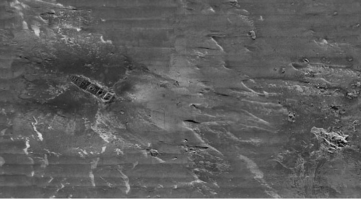 Director launches £165m bid to rescue Titanic artefacts