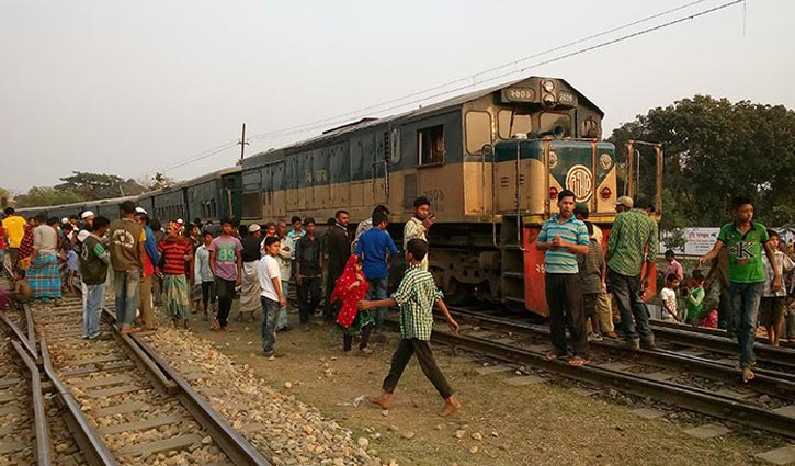 3 killed in separate train accidents in city
