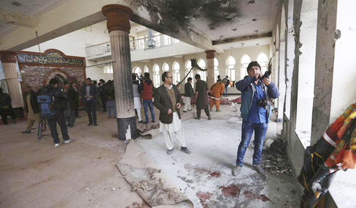 Suicide bomber strikes at Shia mosque in Kabul