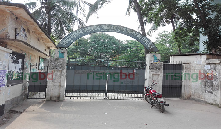 আলো হাতে বিন্দুবাসিনীর বালিকারা