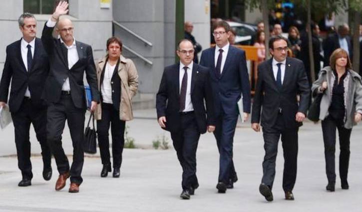 Protests as ex-ministers held in Spanish custody