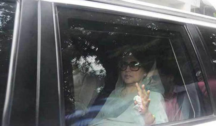 Khaleda Zia on way to Rohingya camps