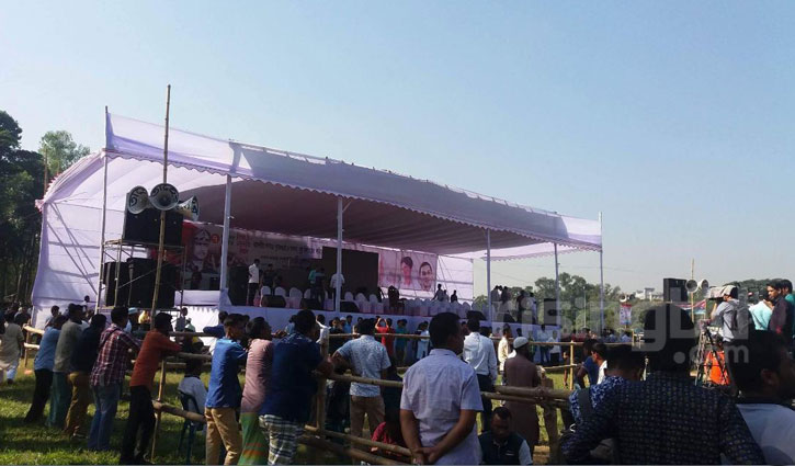 Khaleda Zia faced obstacle to enter BNP rally