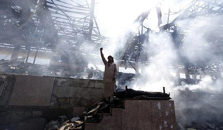 Saudi-led forces close air, sea, land access to Yemen