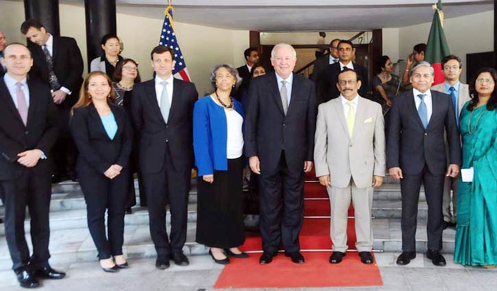 US working to solve Rohingya crisis, not to punish anyone