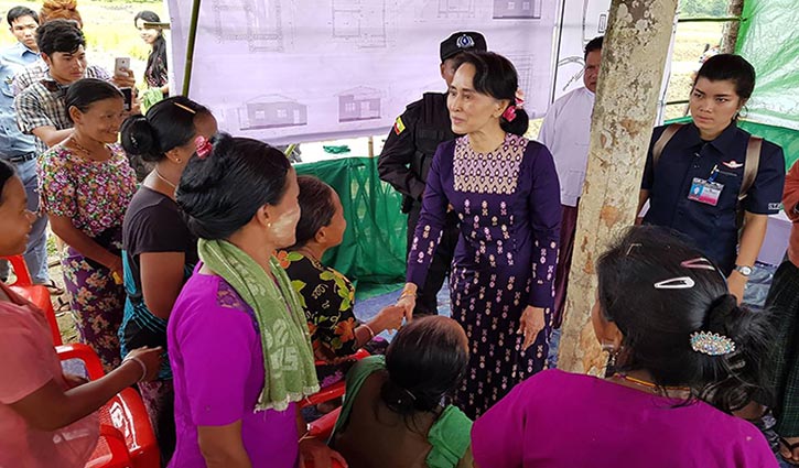 Suu Kyi urges people not to 'quarrel' on visit to Rakhine
