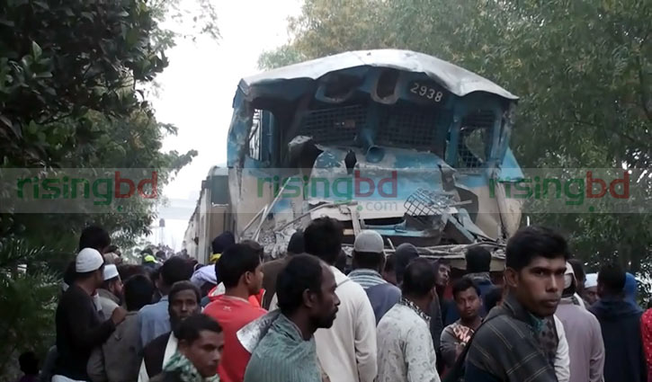 Train-truck collision kills asst train driver in Gazipur 