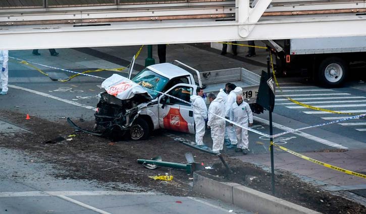 Eight killed by driving truck in New York