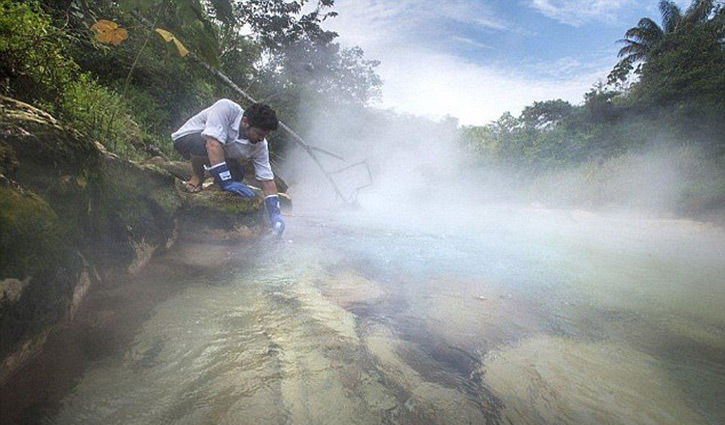 ফুটন্ত পানির রহস্যময় নদীর ভিডিও প্রকাশ