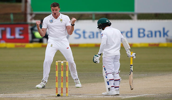 Injured Morkel strikes as rain halts SA victory push