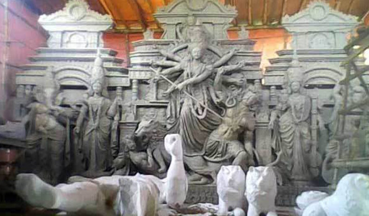শিকদার বাড়িতে দেশের সর্ববৃহৎ দুর্গাপূজা