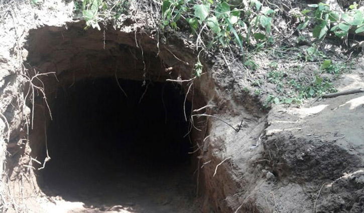 14-foot secret tunnel found in Indo-Pak border
