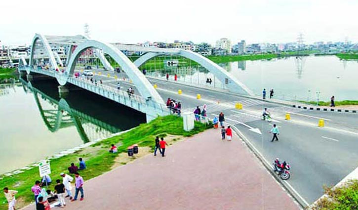 Two motorcyclists were killed in Hatirjheel road crash