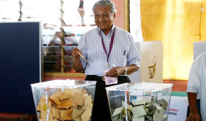 Malaysia heads to polls on election day