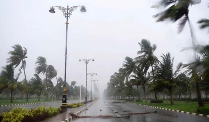 Cyclone Mekunu hits Oman