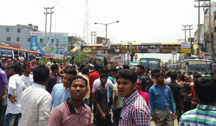 RMG workers block Dhaka-Aricha highway