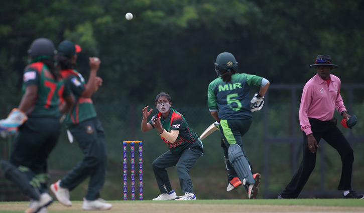 Bangladesh women beat Pakistan