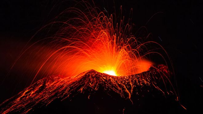 Warning against volcano tourism risks