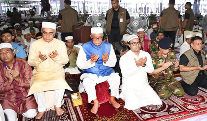 President offers Eid-ul-Azha prayers at National Eidgah