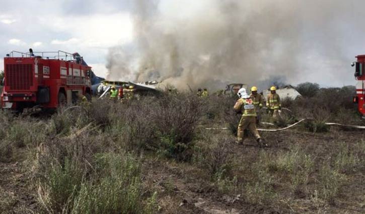 Aeroplane crashes in Mexico, 85 injured