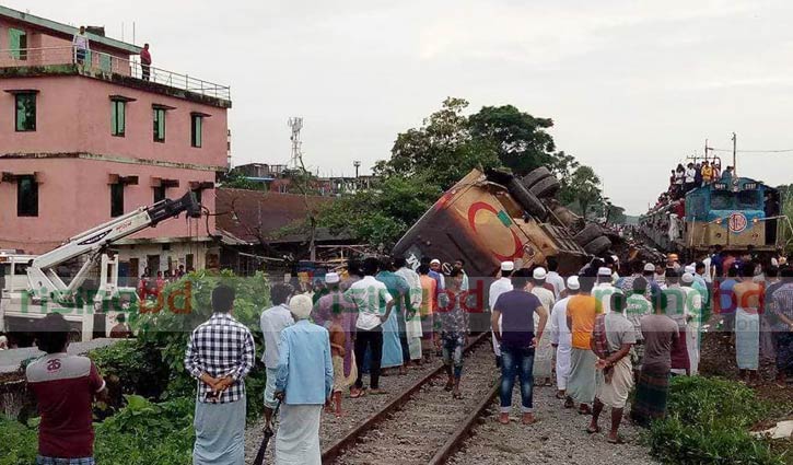 Bus-train crash in Ctg: Probe committee formed