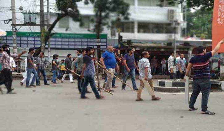 Eerie calm at Dhanmondi