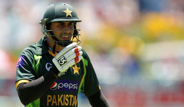 Pak batsman banned for 10 years over spot-fixing