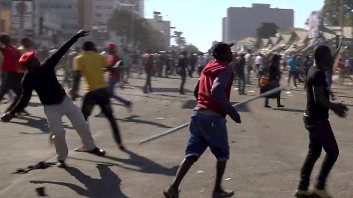 International calls for restraint in Zimbabwe