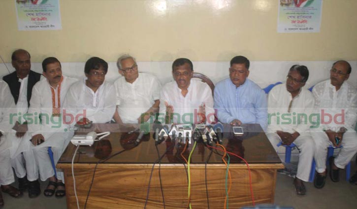 বরিশালে আ.লীগ প্রার্থীকে কারণ দর্শাও নোটিশ