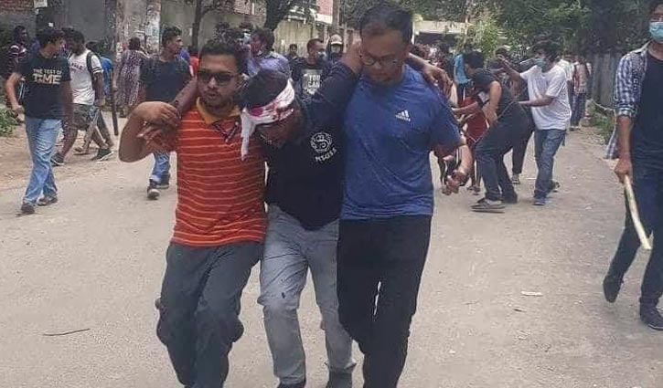 Chase and counter-chase between cops, students in Bashundhara