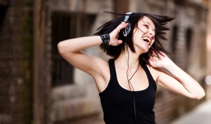 যে ধরনের হেডফোন কানের জন্য নিরাপদ