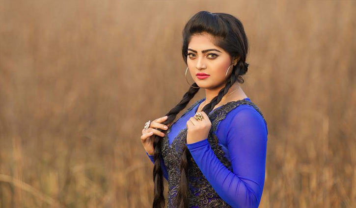 ফেসবুক আইডির উপর মন্দ নজর পড়েছে : সালমা