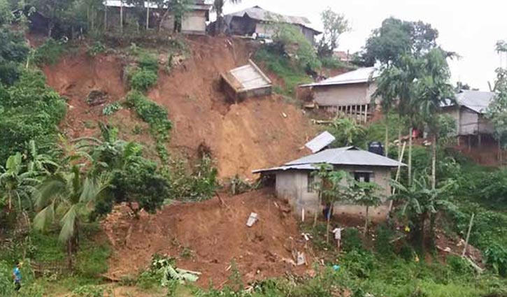 Landslide kills 11 in Rangamati