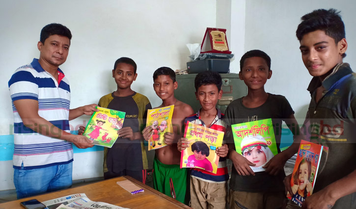 পথশিশুদের পাশে সৌরভ পথশিশুদের পাশে সৌরভ