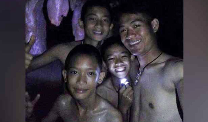 4 more boys rescued from Thai cave