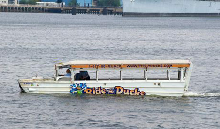 11 dead after tourist boat capsizes in Missouri