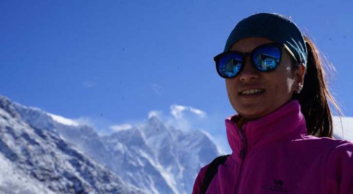 Record number of Nepalese women climbing Everest this season