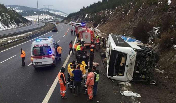 17 migrants killed in Turkey road crash