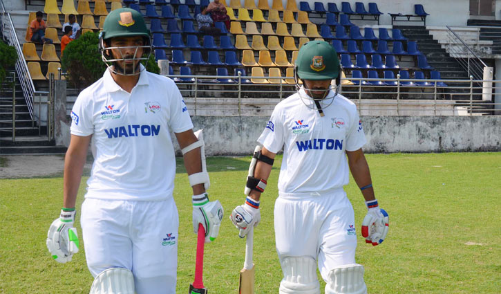 Walton Central Zone end day 1 at 249/3