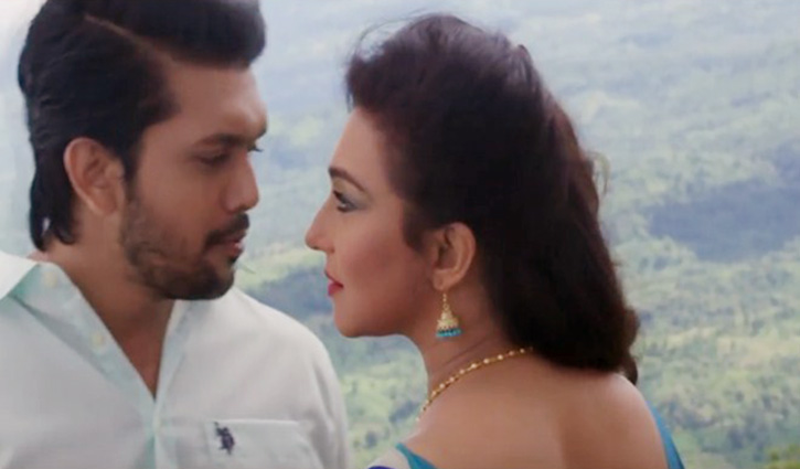 শুভ-ঋতুপর্ণার রোমান্স (ভিডিও)