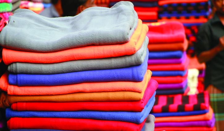 Govt to buy 7 lakh blankets