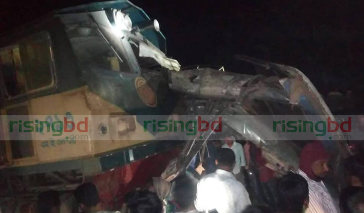 4 killed as train hits bus in Feni
