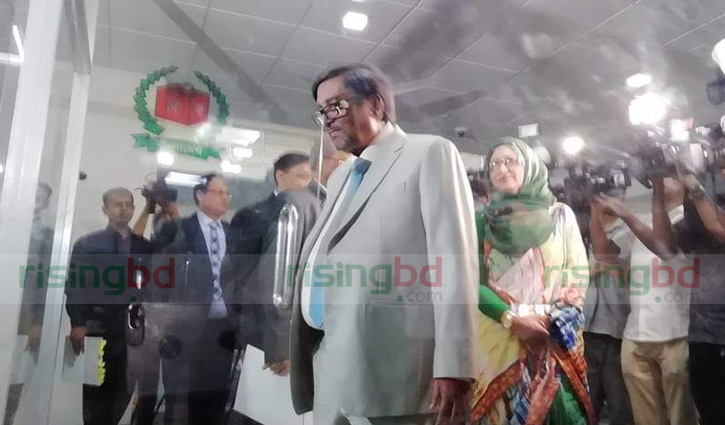 EC holds meet;  Schedule announcement this evening