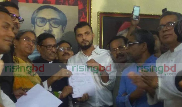 Mashrafe Mortaza buys nomination form