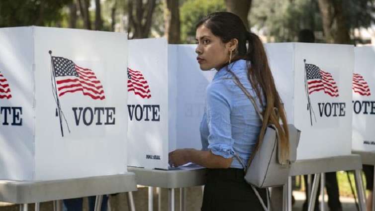 US mid-term elections: Race rows mire campaign homestretch