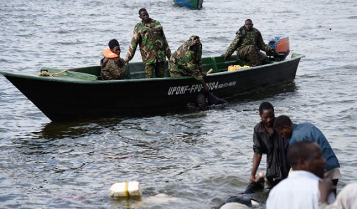 22 dead as pleasure boat sinks in Uganda