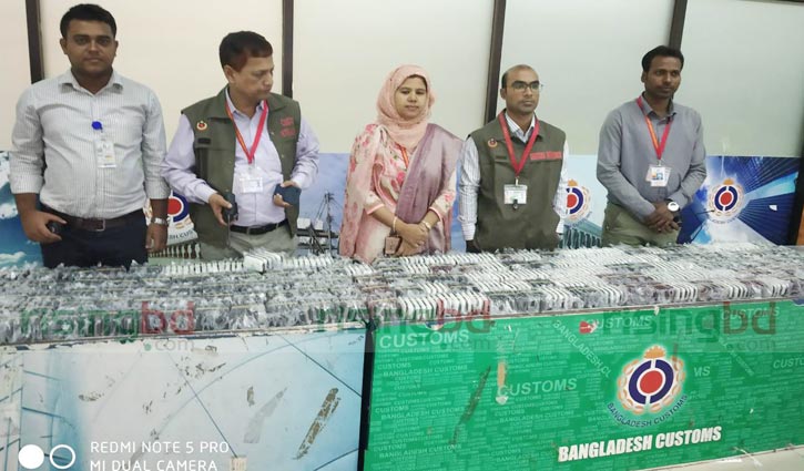 Mobile phone sets worth Tk 3.7cr seized at Dhaka airport