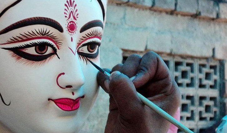 Hindus celebrating Mahalaya