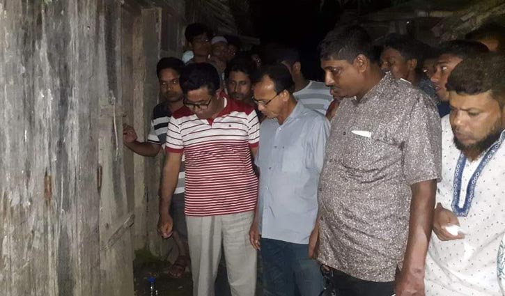 4 hand bombs recovered from Satkhira puja pandal